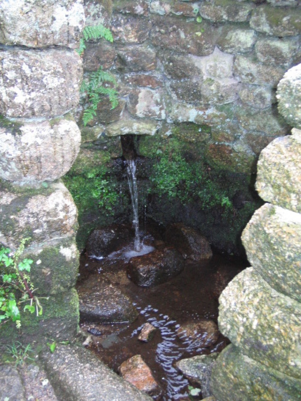 Madron - Ancient chapel and well – photo 2